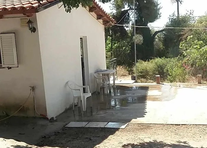 Akis Agioi Theontoroi Nyaraló